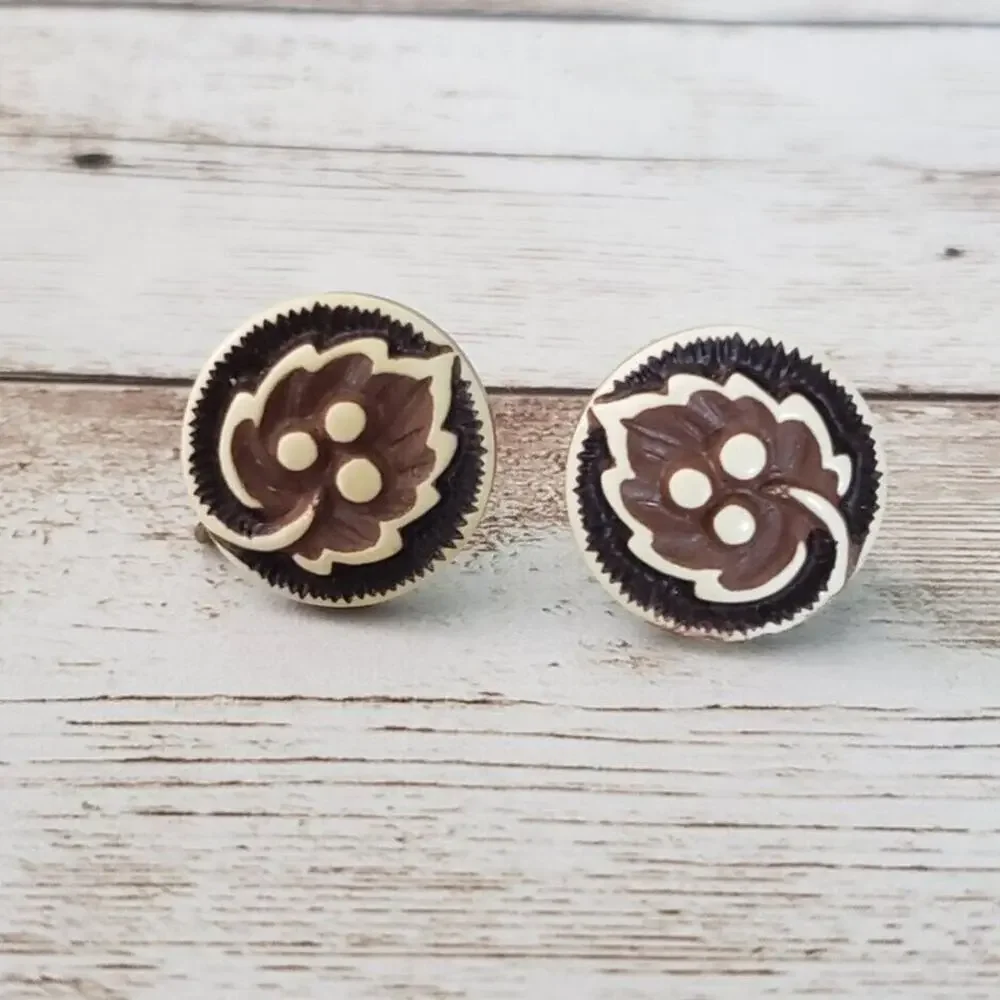 Vintage Screw On Earrings - Cream & Brown Leaf in Circle
